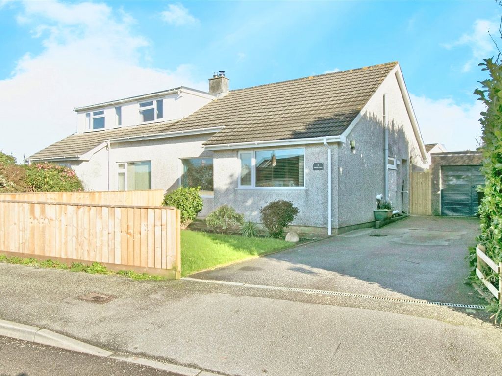 3 bed bungalow for sale in Smithy Lane, Carnon Downs, Truro, Cornwall