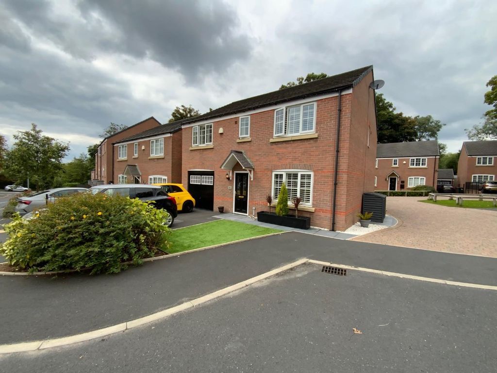 Holly Close, Stalybridge, Cheshire SK15  