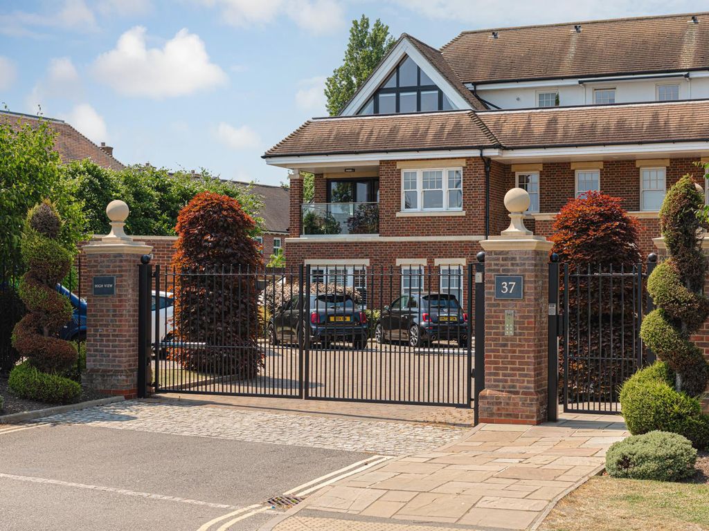 2 bed flat for sale in More Lane, Esher KT10 Zoopla