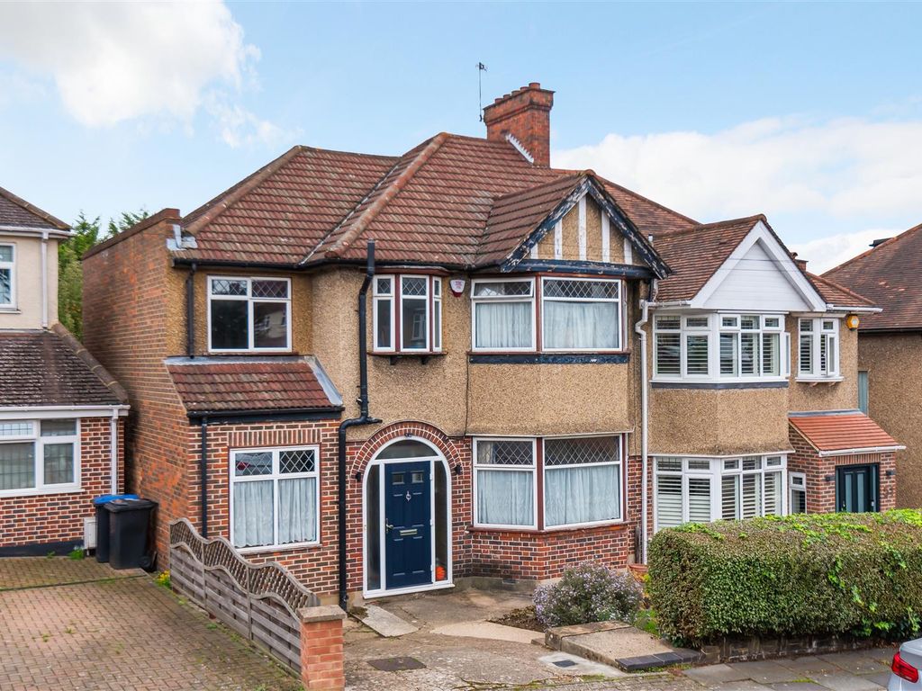 Glenwood Grove, London NW9