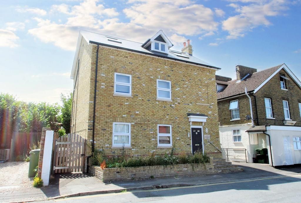 Studio to rent in Brunswick Street East, Maidstone ME15, £795 pcm Zoopla