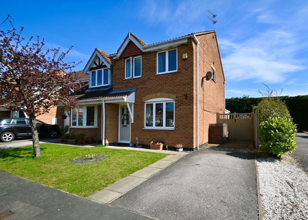 3 bed terraced house for sale in Springwood Close, Branton, Doncaster