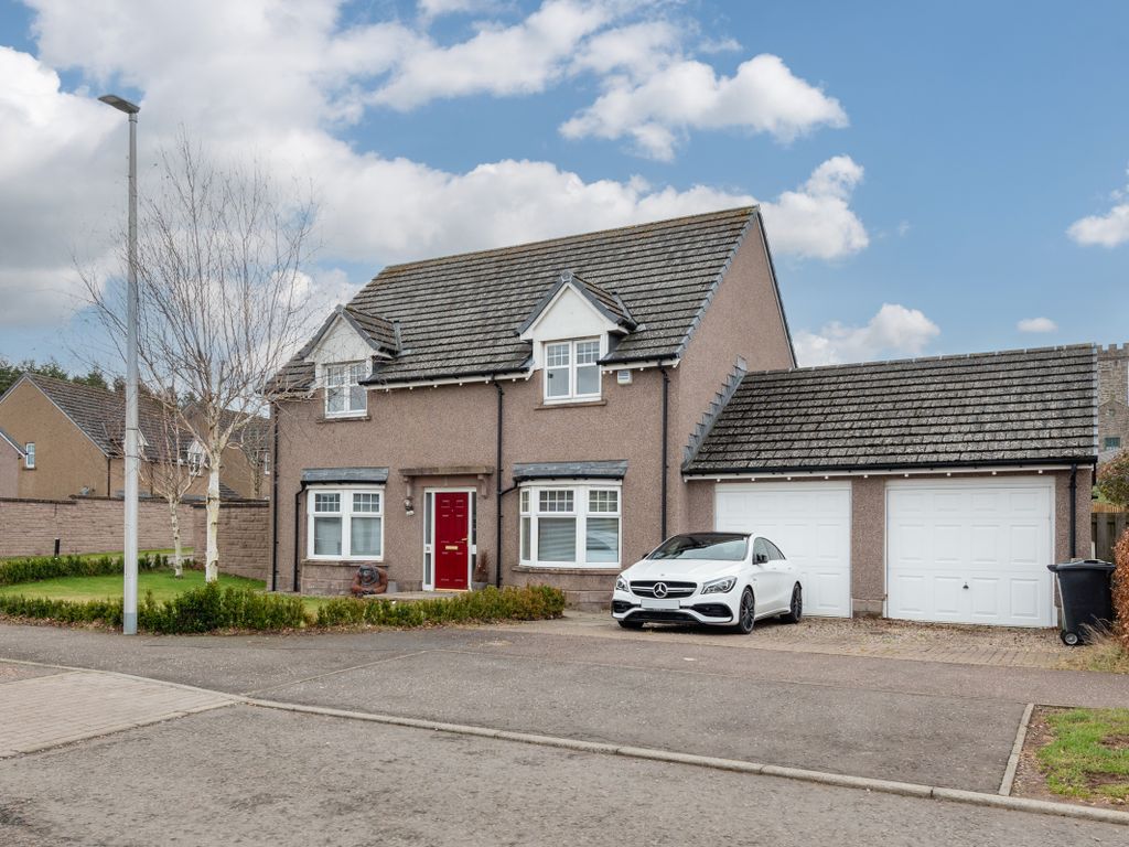 4 bed detached house for sale in Idvies View, Letham DD8, £280,000 Zoopla