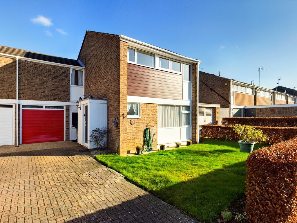 4 bed end terrace house for sale in Chalk Dale, Welwyn Garden City AL7