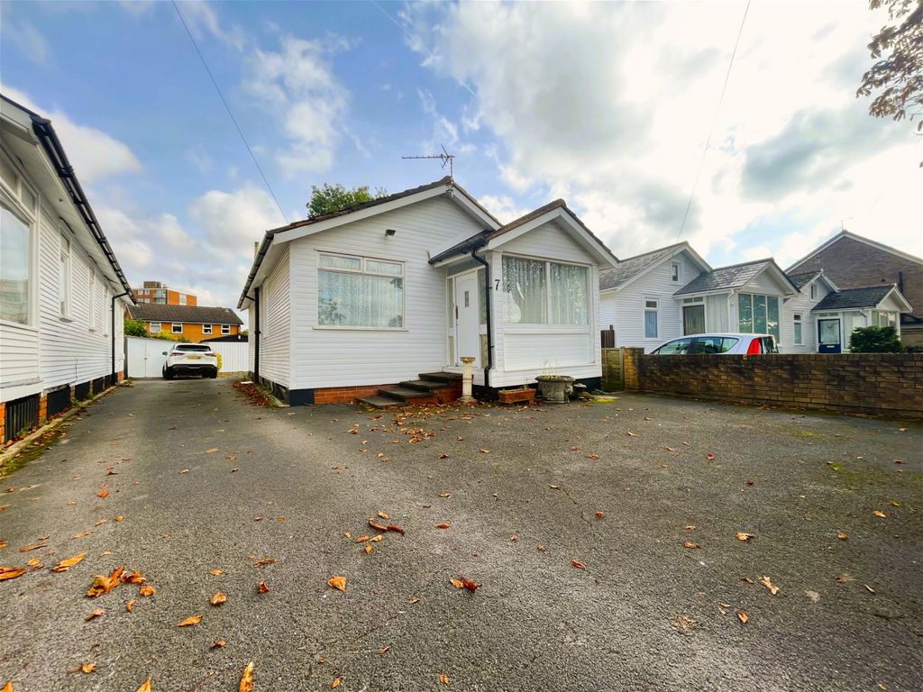 2 bed bungalow for sale in Hawkesley Crescent, Northfield, Birmingham