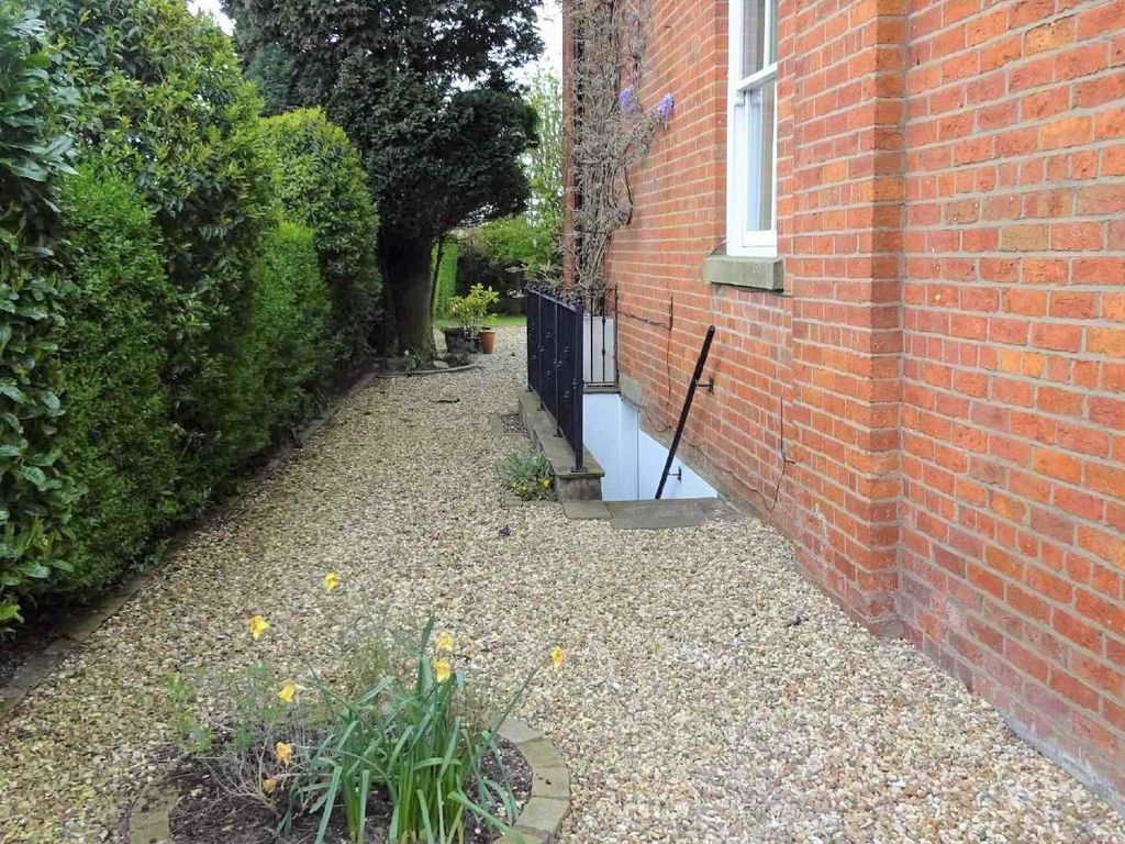 1 bed flat to rent in 64 Regent Drive, Fulwood, Preston PR2 Zoopla