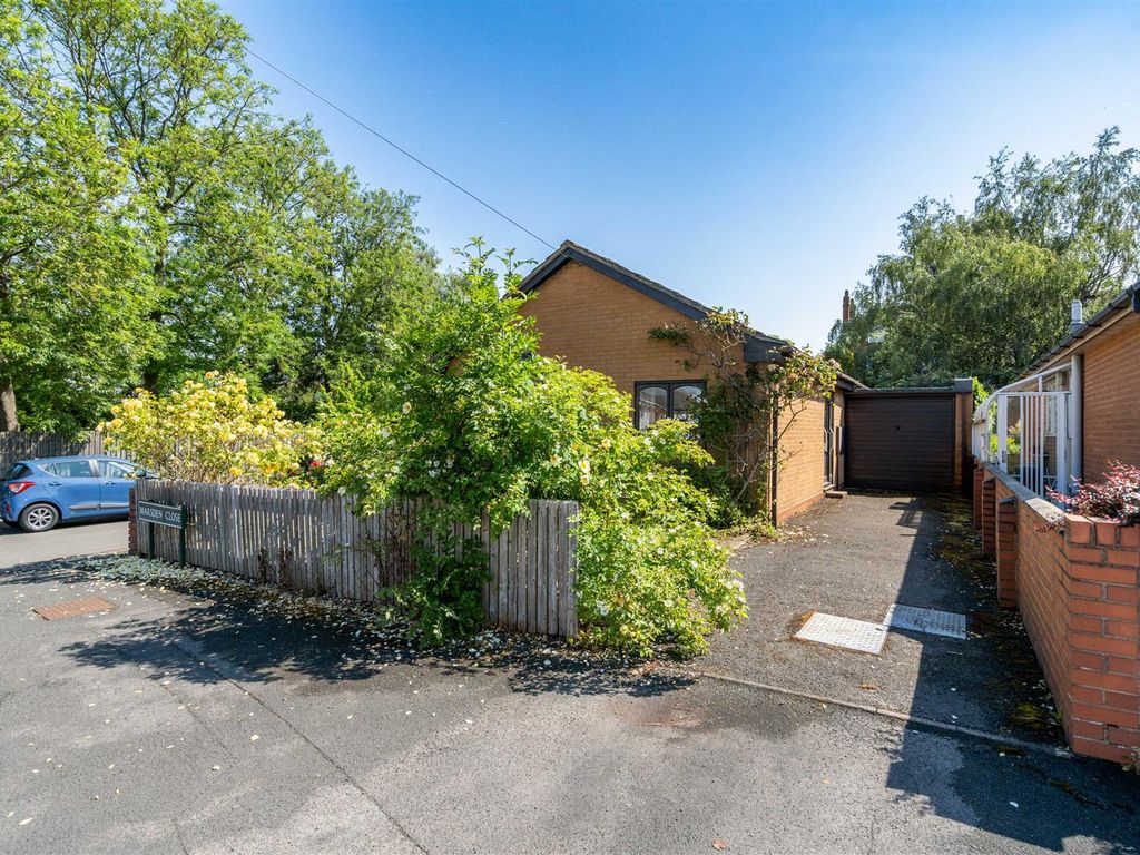 2 bed detached bungalow for sale in Marsden Close, Olton, Solihull B92