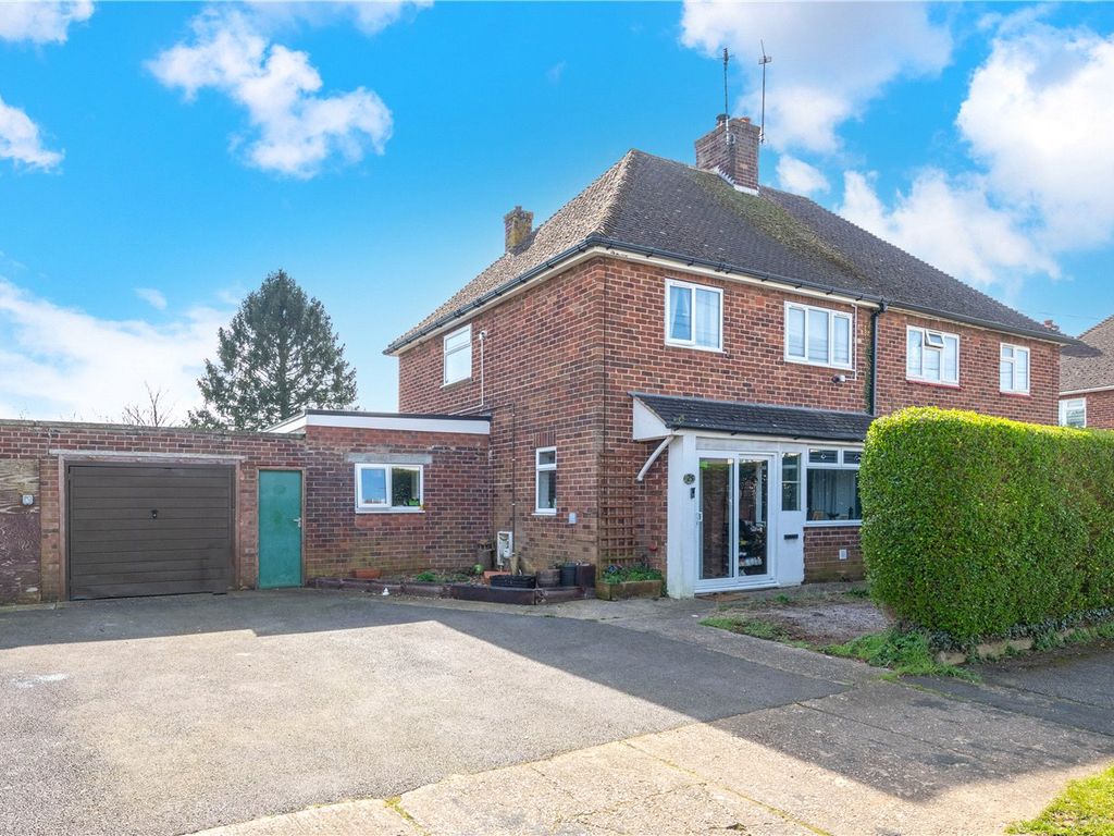 3 bed semidetached house for sale in Sycamore Drive, Sleaford