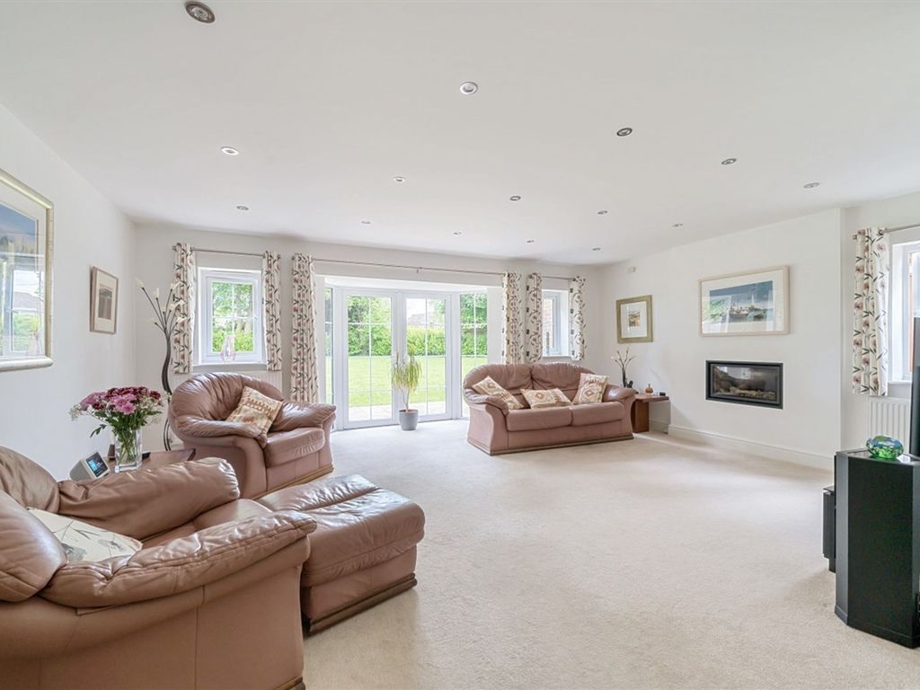 4 bed detached house for sale in Old Rectory Drive, Eastergate PO20, £