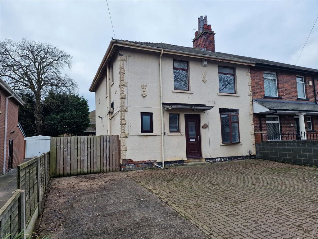 3 bed semidetached house to rent in Fir Avenue, Dewsbury, West