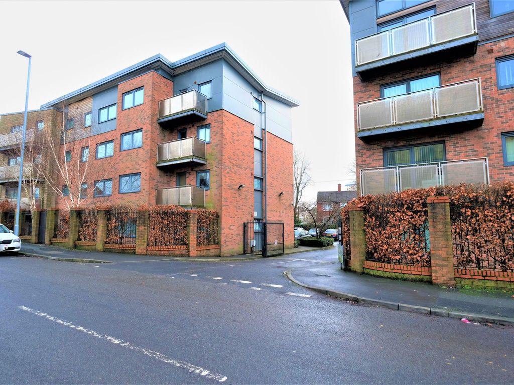 2 bed flat for sale in Eccles Fold, Eccles M30 Zoopla