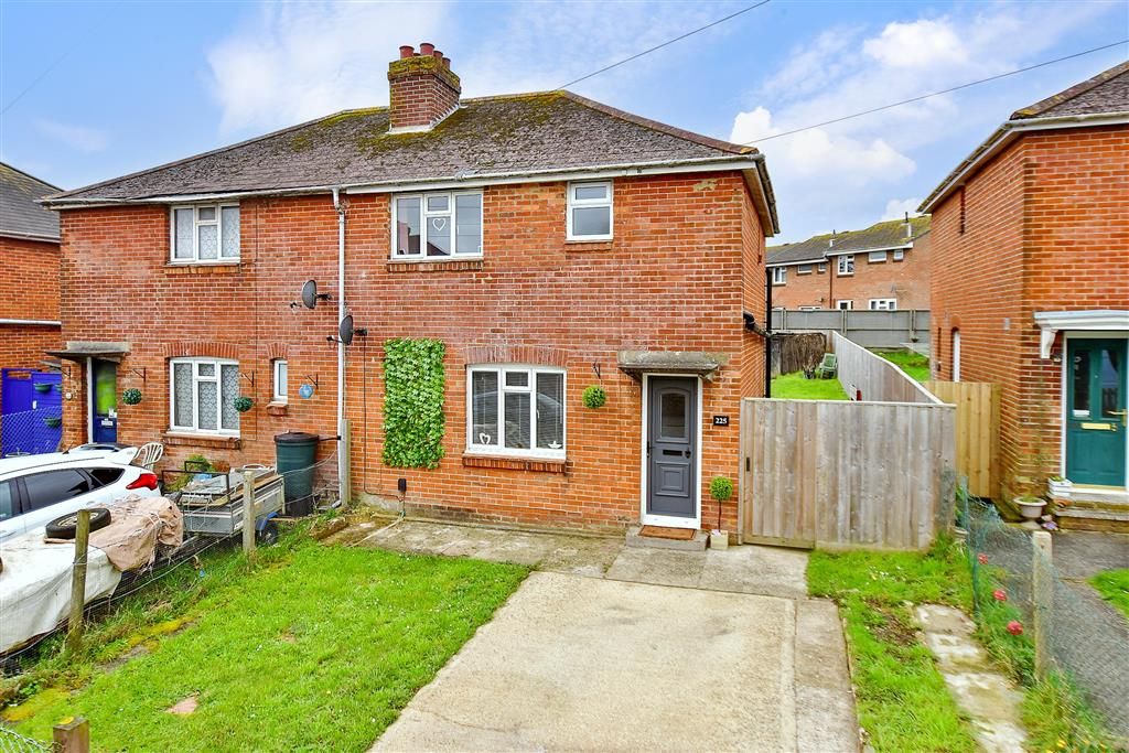 3 bed semidetached house for sale in Mill Hill Road, Cowes, Isle Of