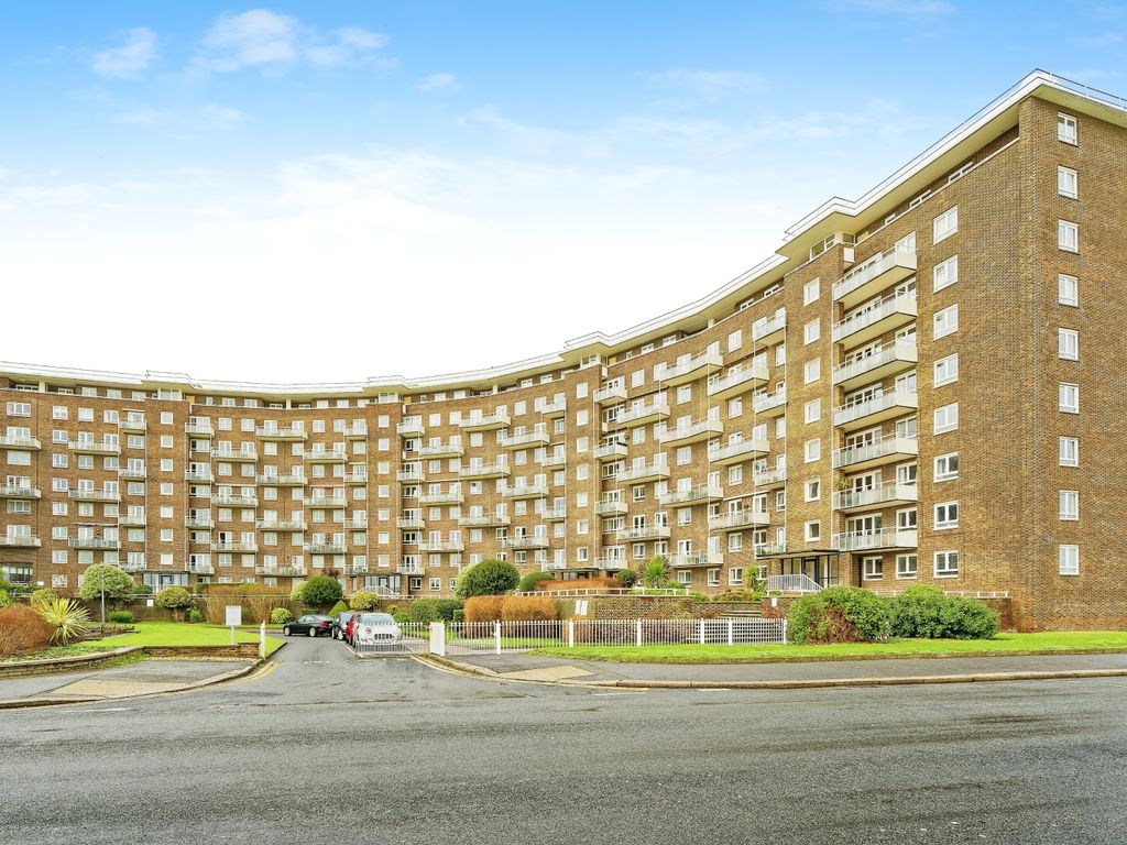 3 bed flat for sale in The Gateway, Dover, Kent CT16, £250,000 Zoopla