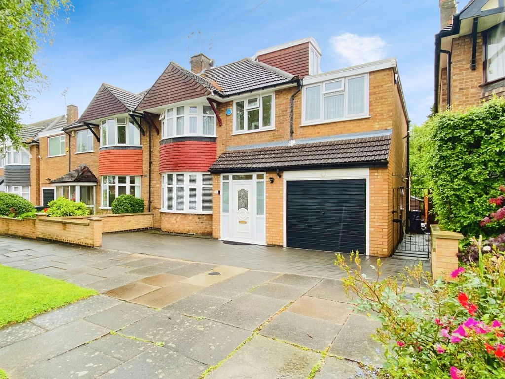 4 bed semidetached house for sale in Delaware Road, Evington