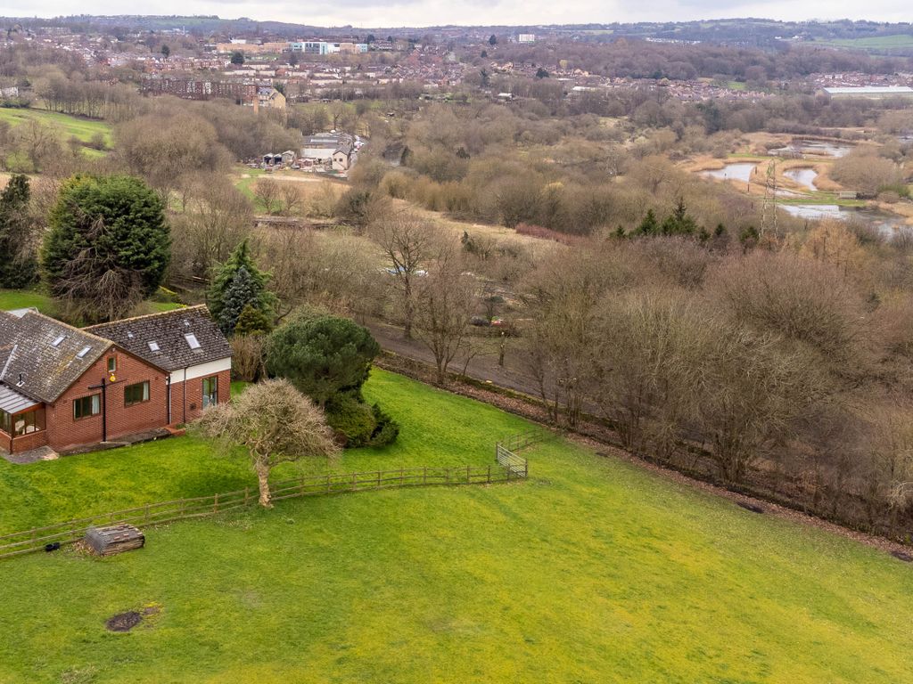 4 bed detached house for sale in Whitecote Lane, Bramley, Leeds LS13, £