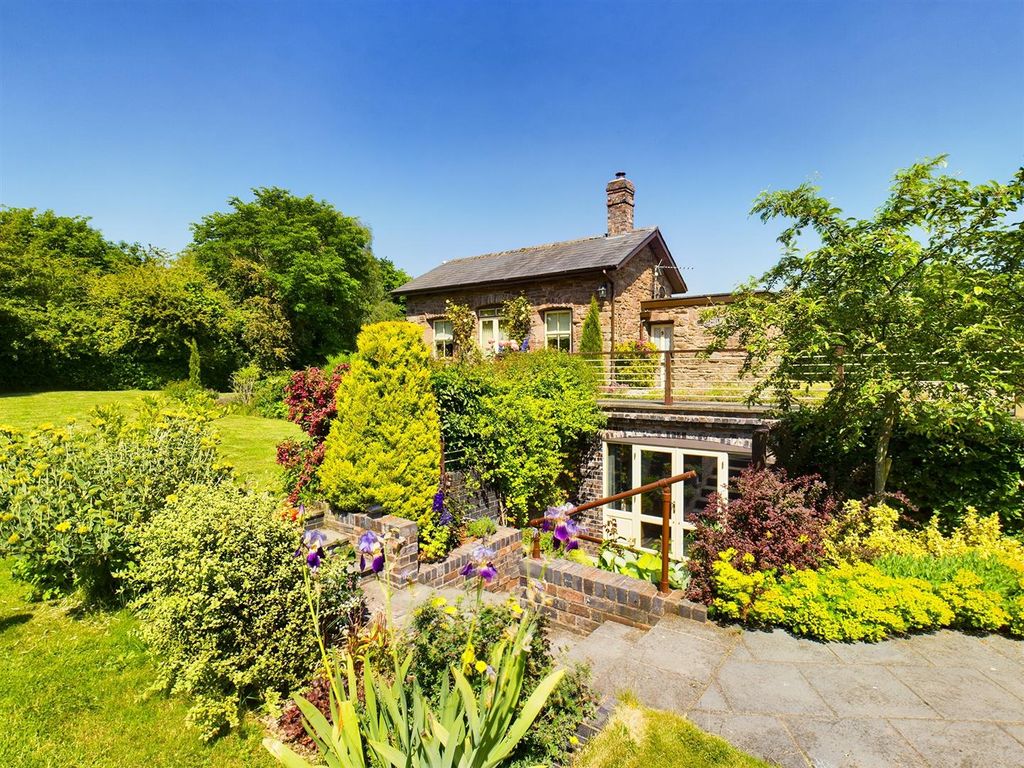 2 bed detached house for sale in Manor Close, Almeley, Hereford HR3