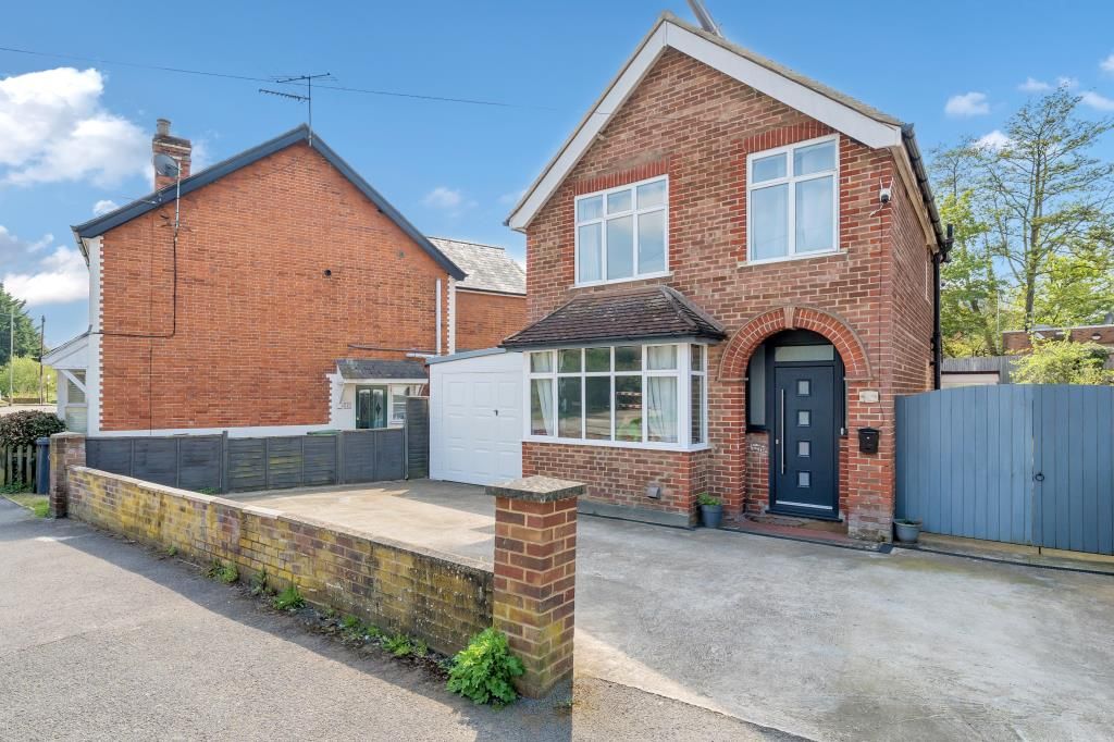 3 bed detached house for sale in Bagshot, Surrey GU19 Zoopla