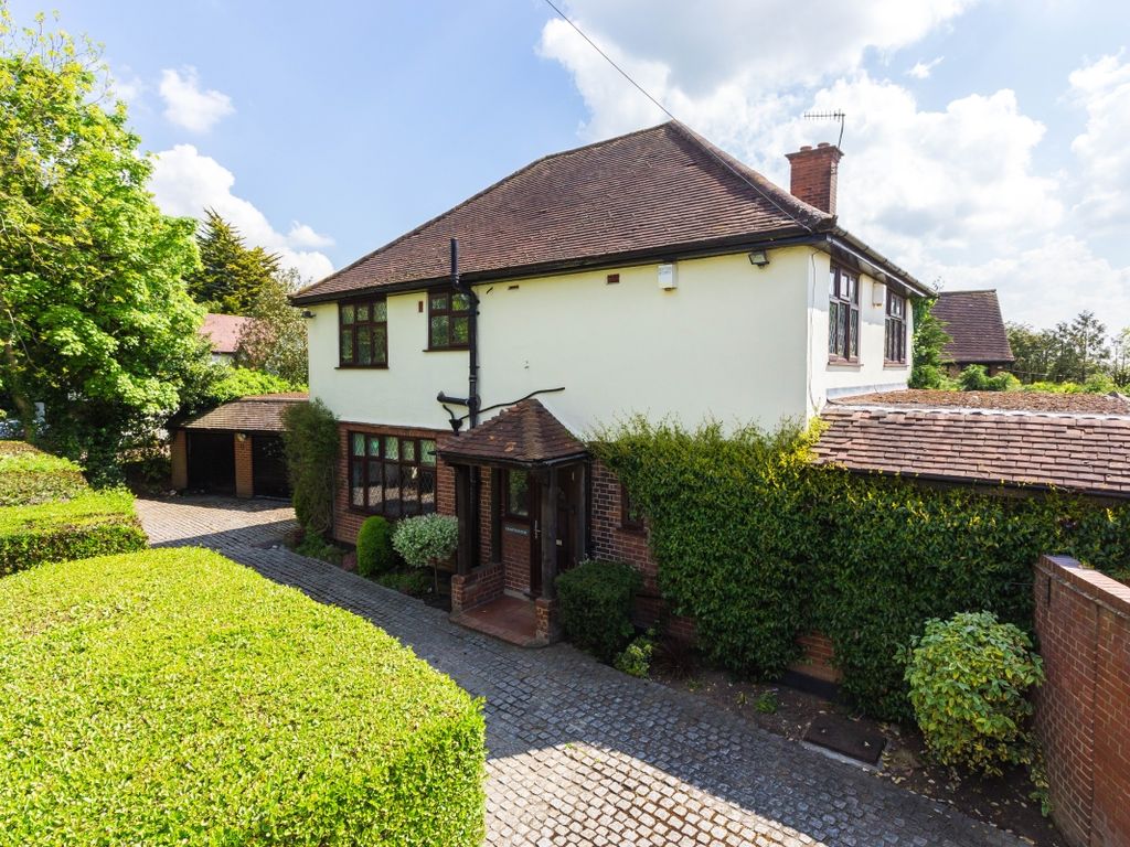 4 bed detached house to rent in Caldecote Lane, Bushey WD23 Zoopla