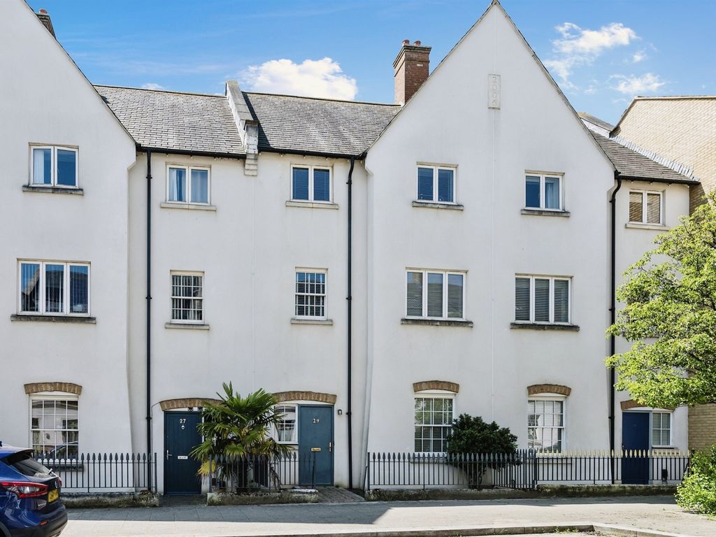 5 bed town house for sale in High Street, Upton, Northampton NN5 Zoopla