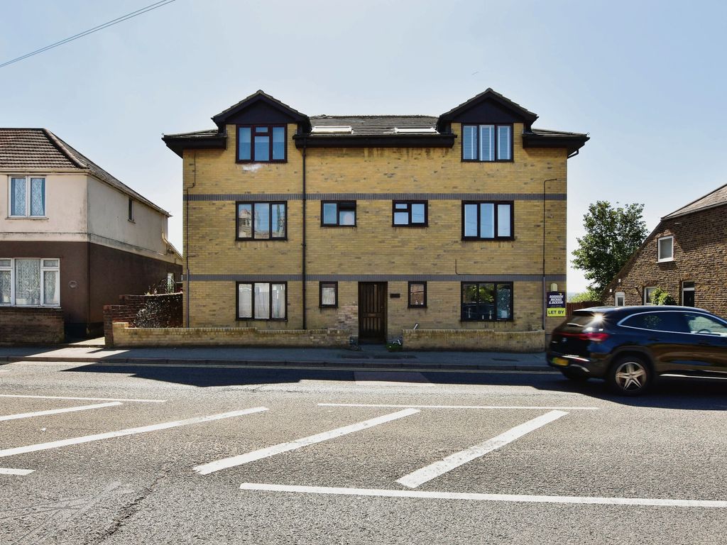 1 bed flat for sale in Chatham Hill, Chatham, Kent ME5, £103,000 Zoopla