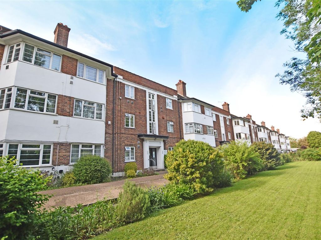 2 bed flat to rent in Great West Road, Hounslow TW5 Zoopla