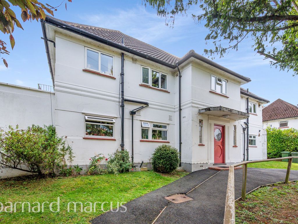 2 bed flat for sale in Manor Green Road, Epsom KT19, £350,000 Zoopla