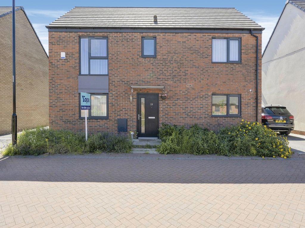 3 bed detached house for sale in Burgundy Road, Balby, Doncaster DN4, £210,000 Zoopla