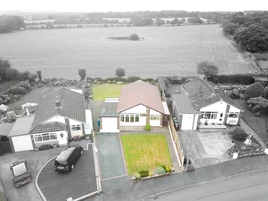 3 bed detached bungalow for sale in Woodside Drive, Meir Heath, Stoke