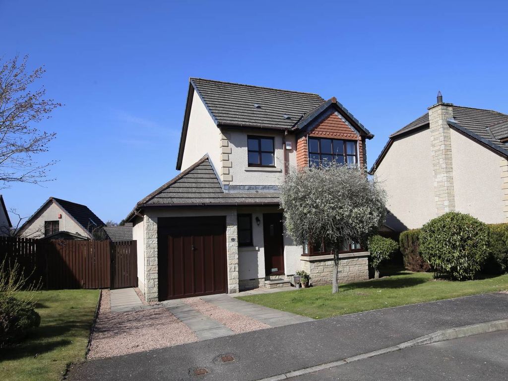 3 bed detached house to rent in Glasclune Way, Broughty Ferry, Dundee