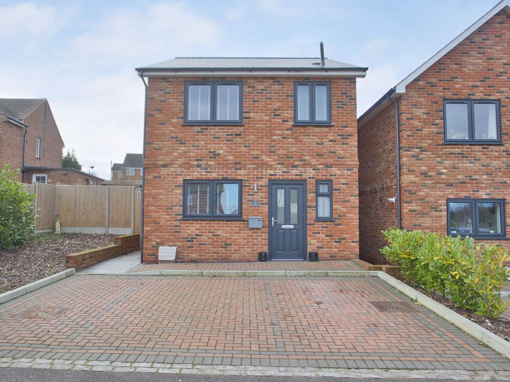 3 bed detached house for sale in Adelaide Road, Eythorne CT15 Zoopla