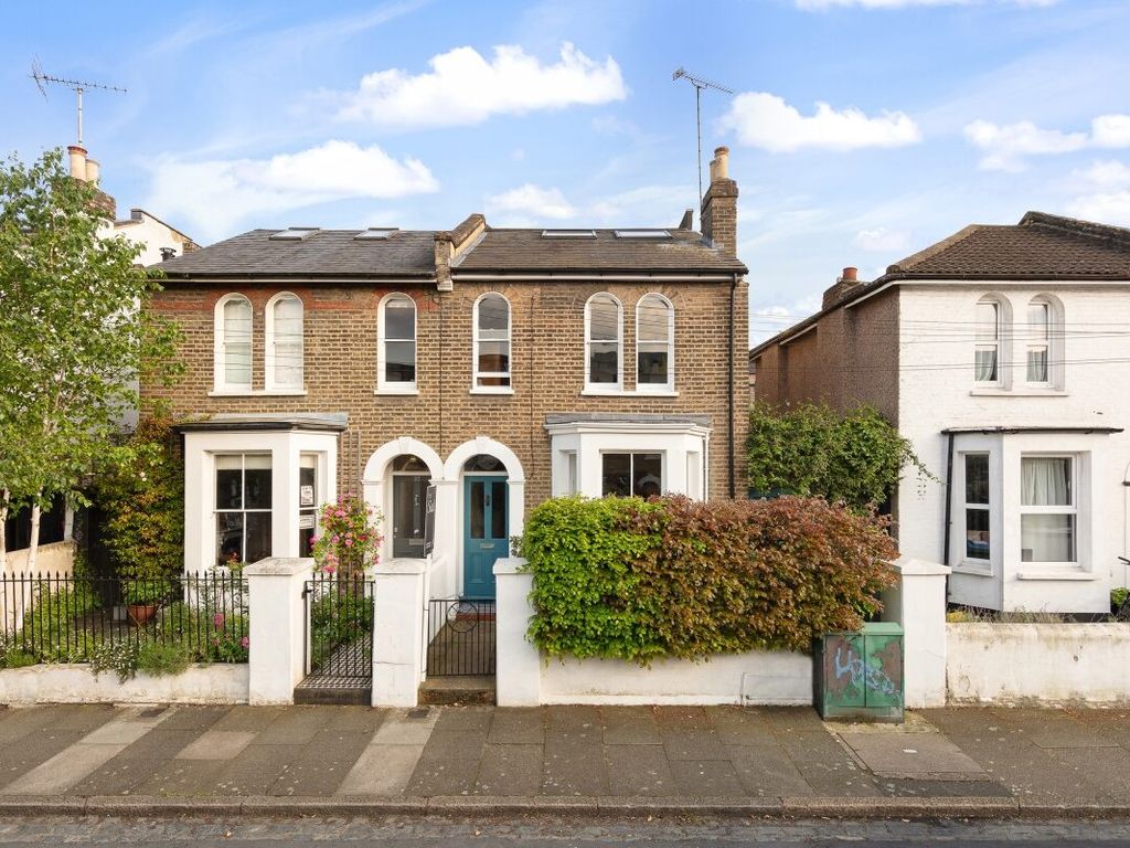 4 bed semidetached house for sale in Calvert Road, London SE10, £