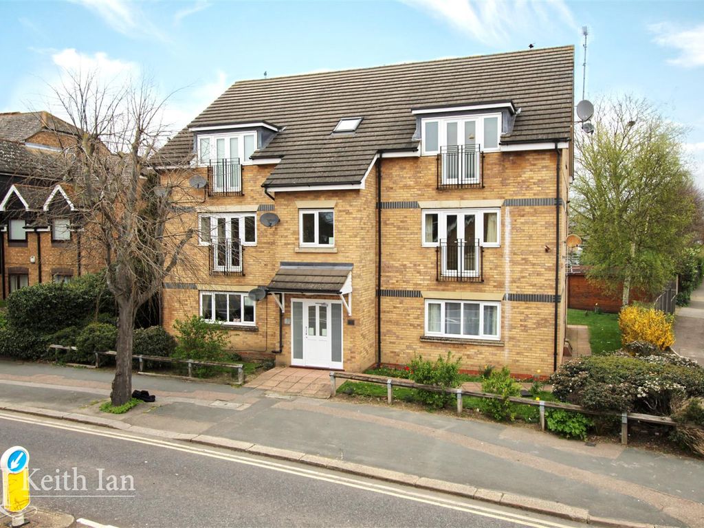 2 bed flat for sale in Windmill Lane, Cheshunt, Waltham Cross EN8 Zoopla