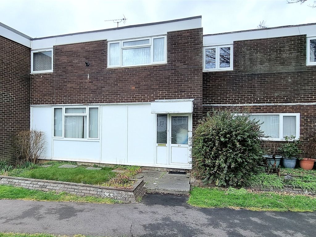 4 bed terraced house to rent in Ballantyne Road, Farnborough GU14 Zoopla