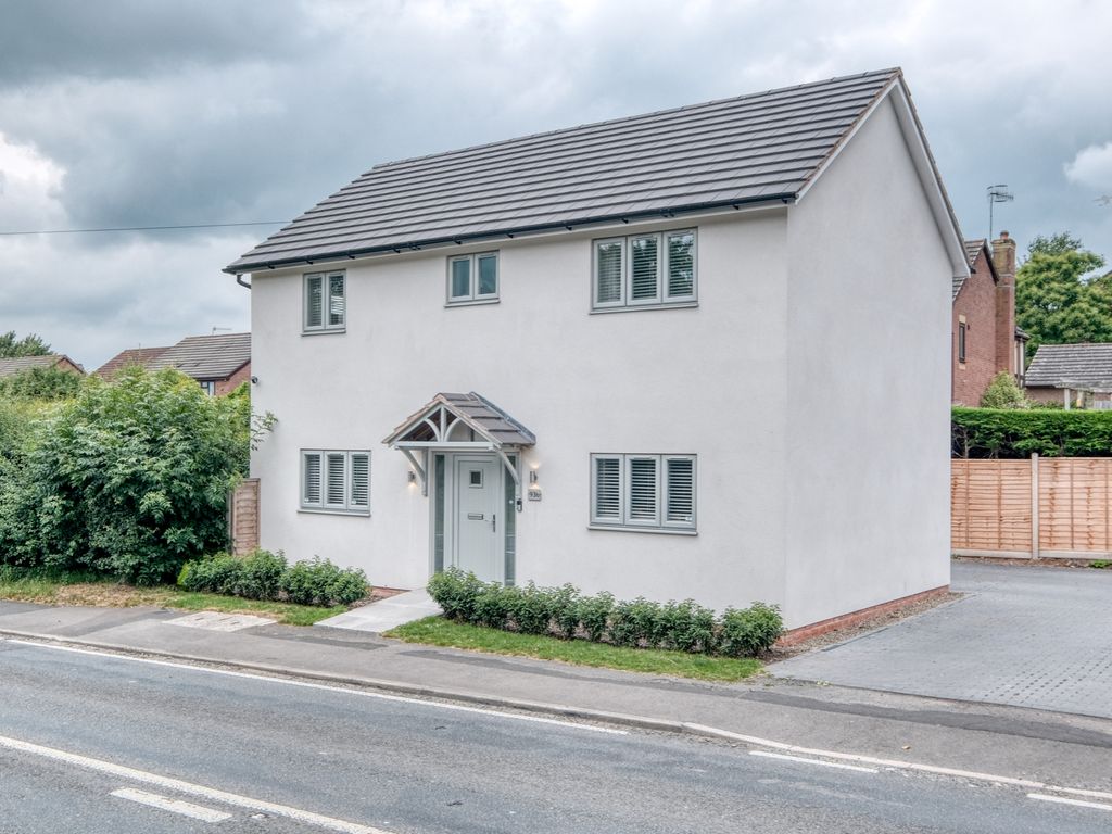 3 bed detached house for sale in Redditch Road, Stoke Heath, Bromsgrove