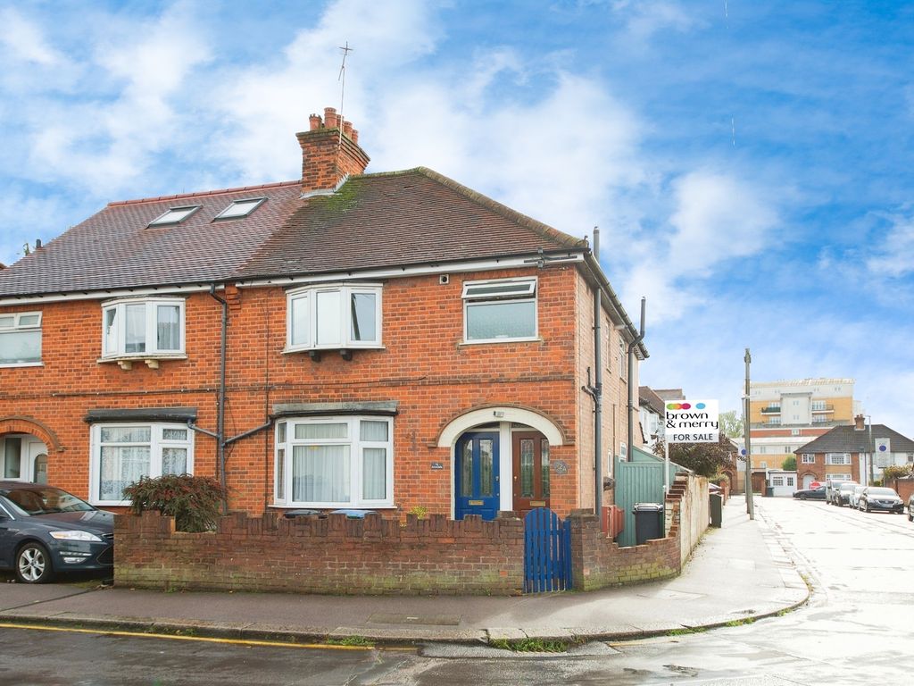 1 bed for sale in King Avenue, Watford WD18, £