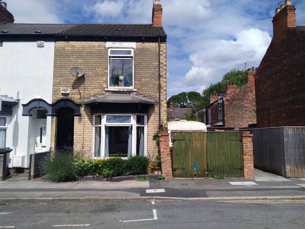 2 bed end terrace house for sale in Perth Street, Hull HU5, £140,000