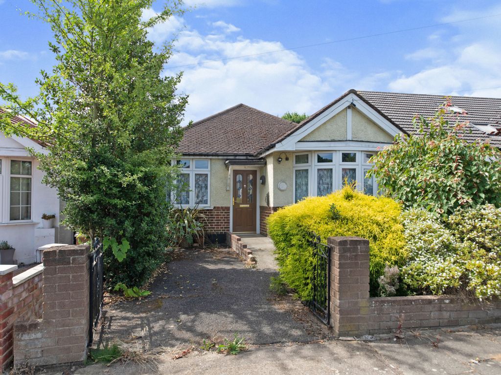 2 bed detached bungalow for sale in Woodford Crescent, Pinner HA5 Zoopla
