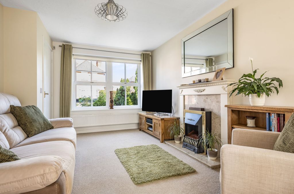 Standen Way, Swindon SN25  