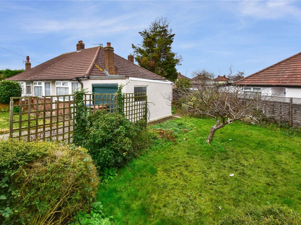 2 bed bungalow for sale in Lavernock Road, Bexleyheath DA7, £439,950