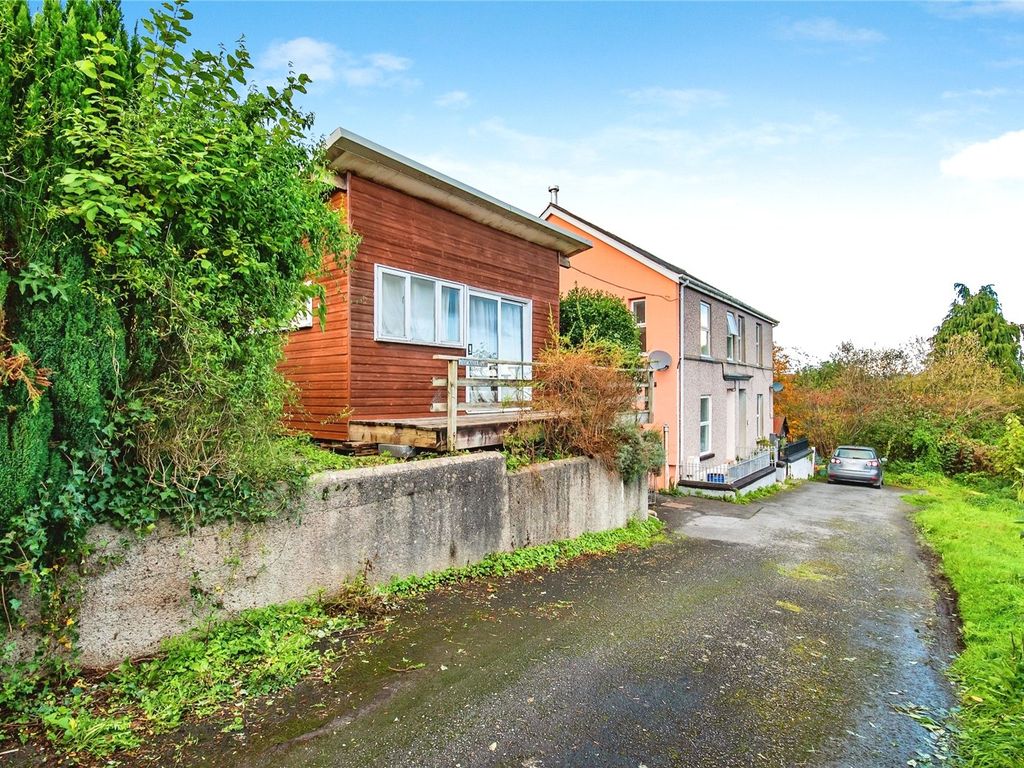 3 bed semidetached house for sale in Clarendon Road, Llandeilo