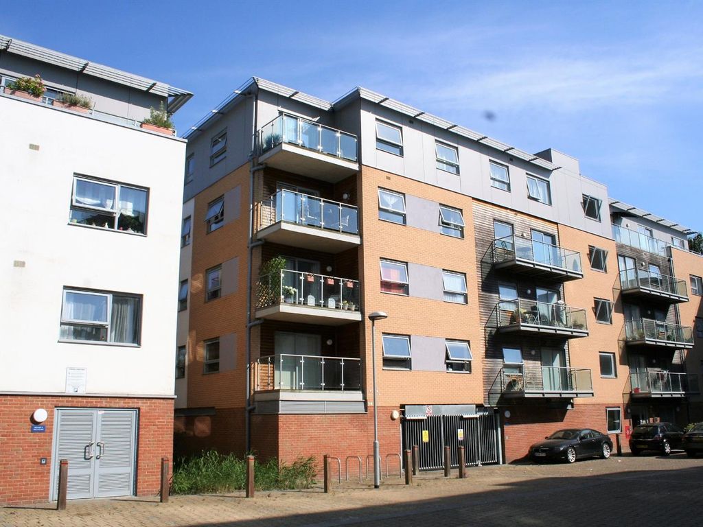 1 bed flat for sale in Talbot Close, Mitcham CR4 Zoopla