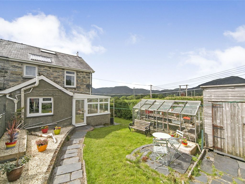 3 bed semidetached house for sale in Ffestiniog, Blaenau Ffestiniog