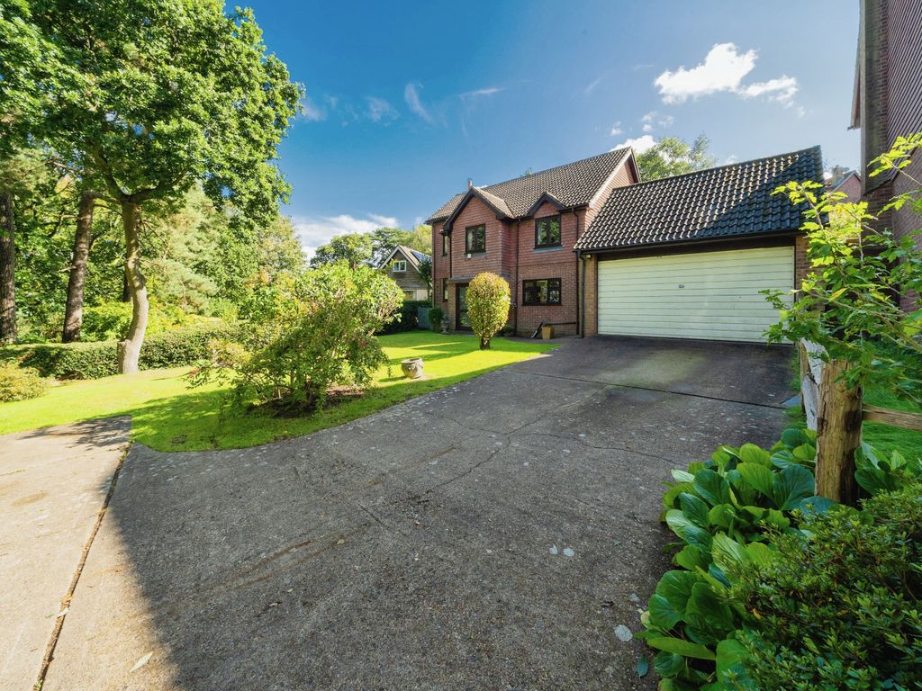 4 bed detached house for sale in Gorse Hill, Broad Oak, Heathfield