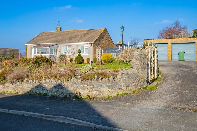 3 bed detached bungalow to rent in Rockside Gardens, Frampton Cotterell