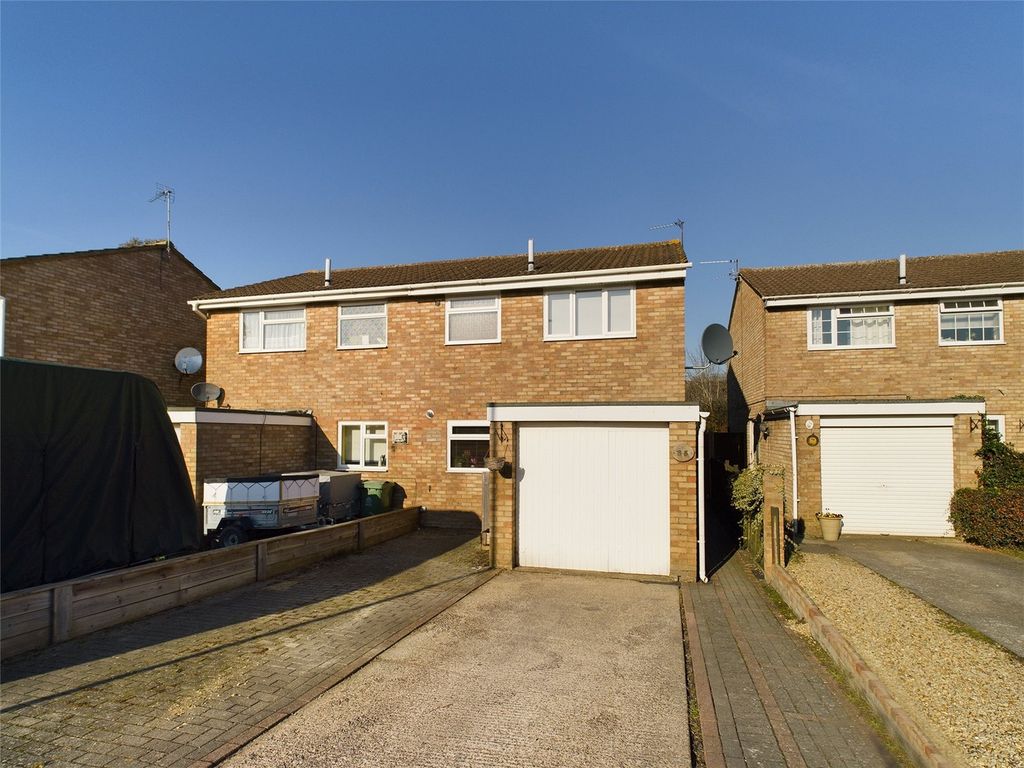 3 bed semidetached house for sale in Church Drive, Quedgeley