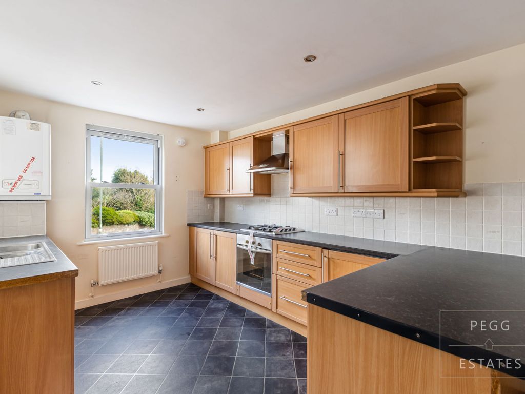 3 bed flat for sale in Foxlands, York Road, Torquay TQ1, £220,000 Zoopla