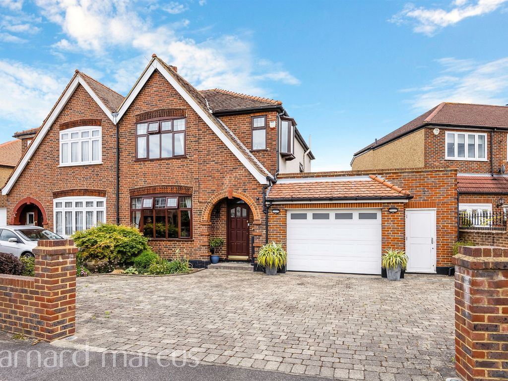 3 bed semidetached house for sale in Ebbisham Road, Worcester Park KT4