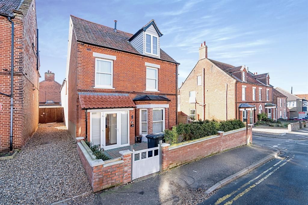 4 bed semidetached house for sale in Dormie House, Sheringham NR26