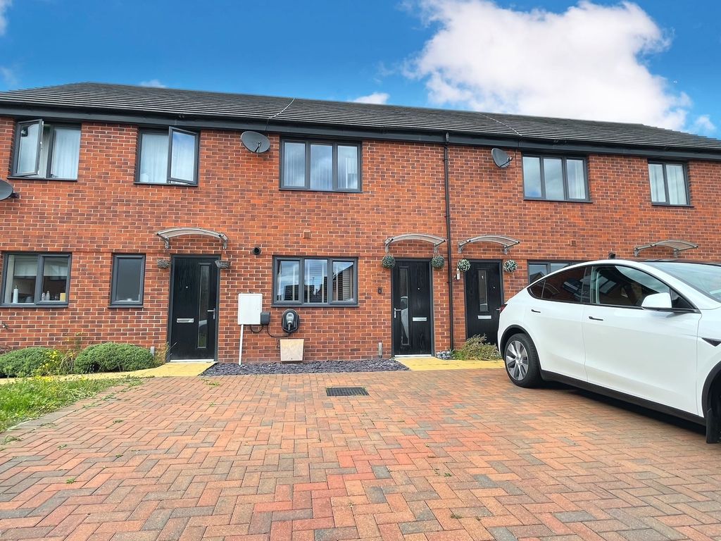 2 bed terraced house for sale in Draper Road, Gunthorpe, Peterborough