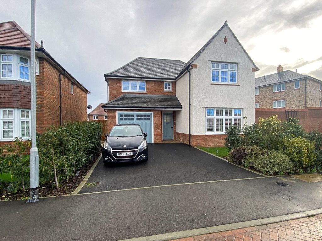 4 bed detached house for sale in Cambria Crescent, Sittingbourne ME10